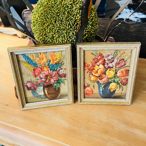 Vintage Other - Set of 2 vintage floral pictures